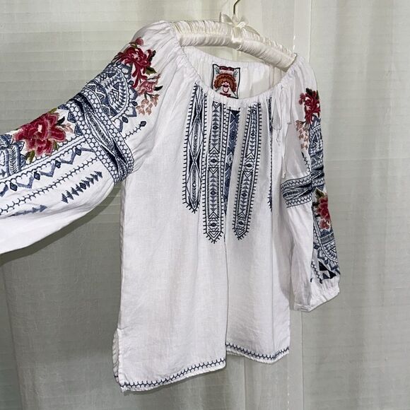 Johnny Was XS Davis Tie Peasant Bohemian White Blue Pink Embroidered Linen Top - Picture 8 of 14